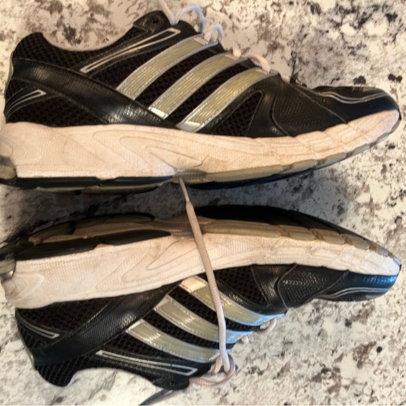 Adidas men’s running shoe 11.5 - Picture 3 of 5